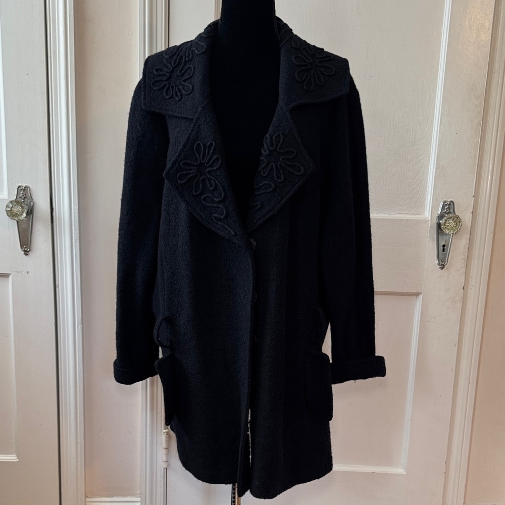 Cynthia Rowley Black Wool Coat with Embroidered Details Size 2X no belt